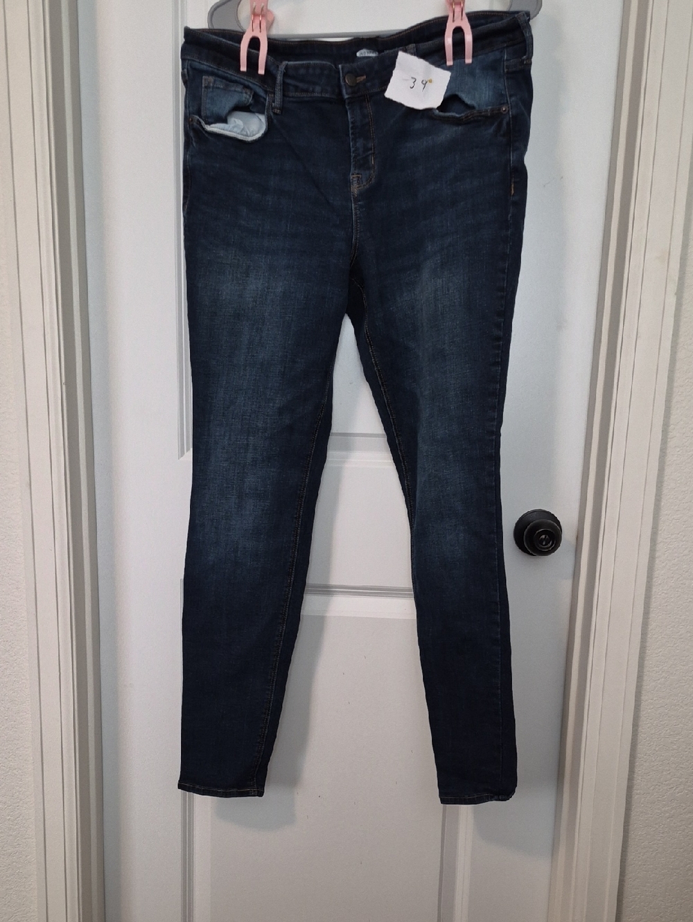 B2G1 Free Jeans 👖 👖 👖Old Navy Dark Wash Skinny Jeans
